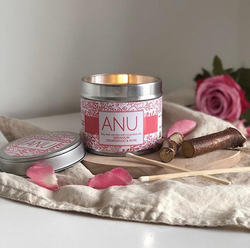 Geranium Rose and Cedarwood candle - Travel Tin